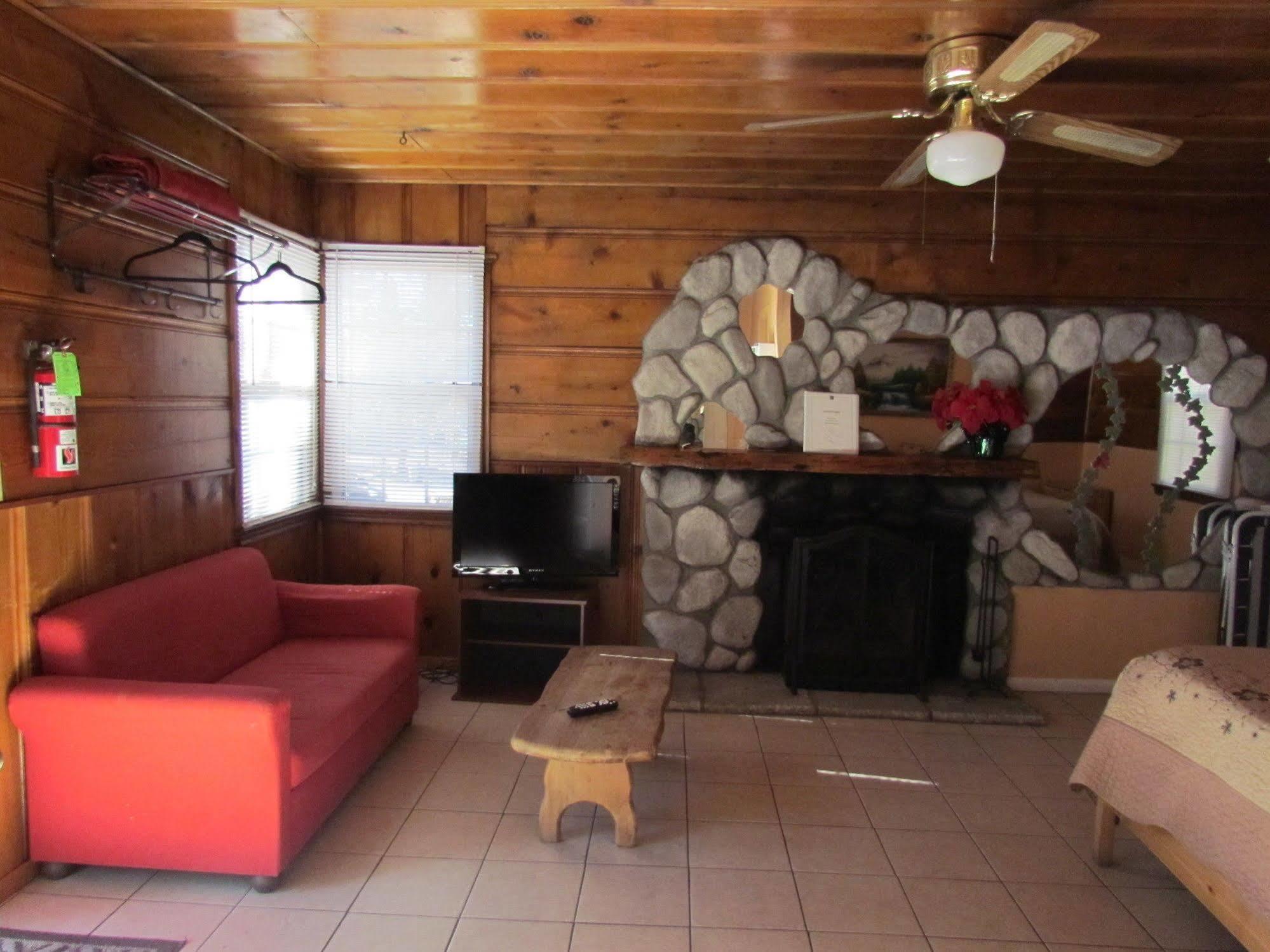莱克伍德小屋旅馆 大熊湖 外观 照片
